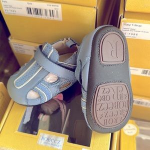 Robeez baby shoes new in box!!